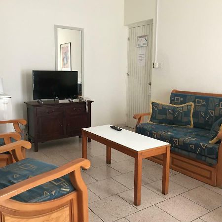 Daphne Hotel Apartments (Adults Only) Paphos Exterior foto