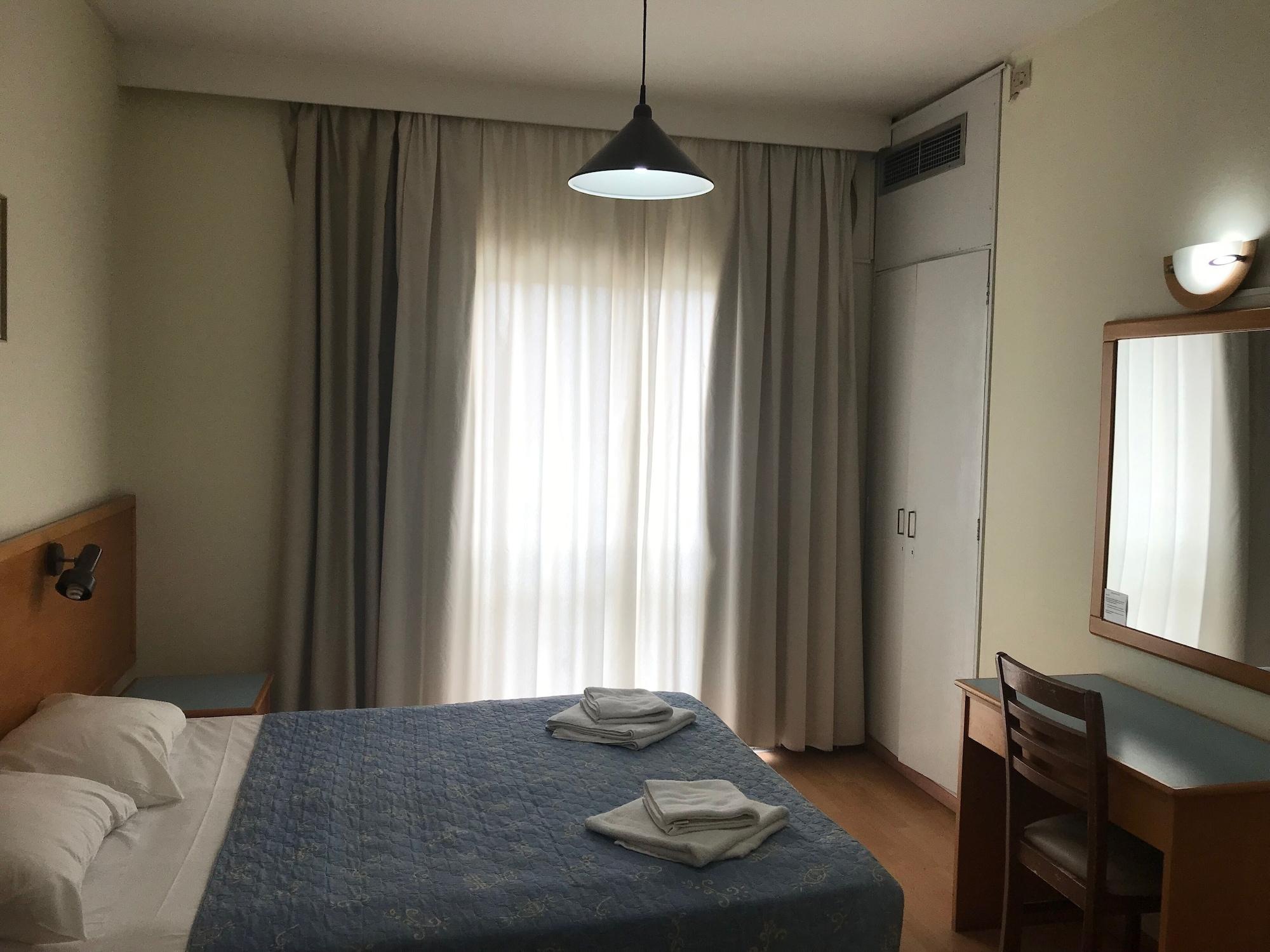 Daphne Hotel Apartments (Adults Only) Paphos Exterior foto