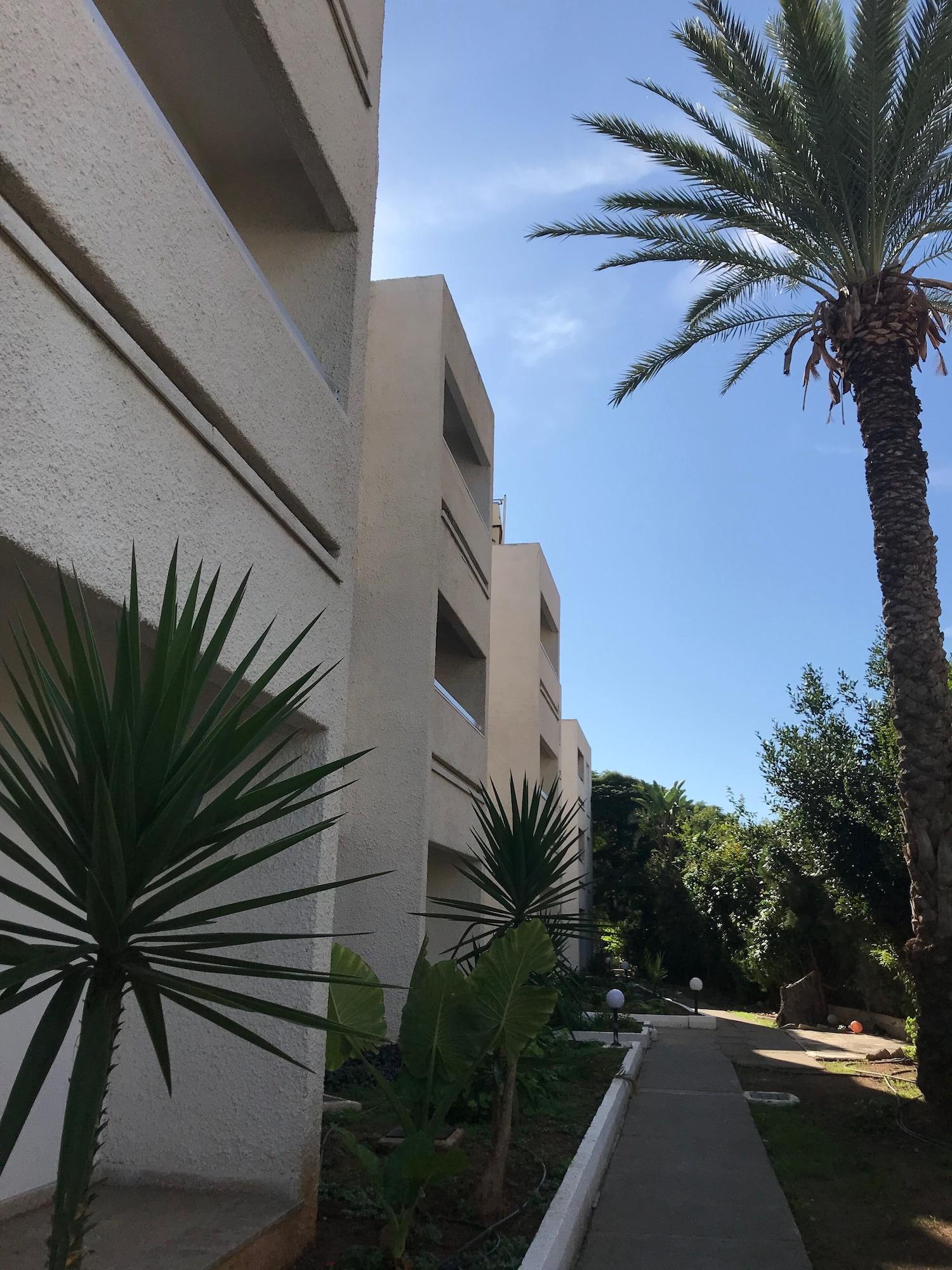 Daphne Hotel Apartments (Adults Only) Paphos Exterior foto