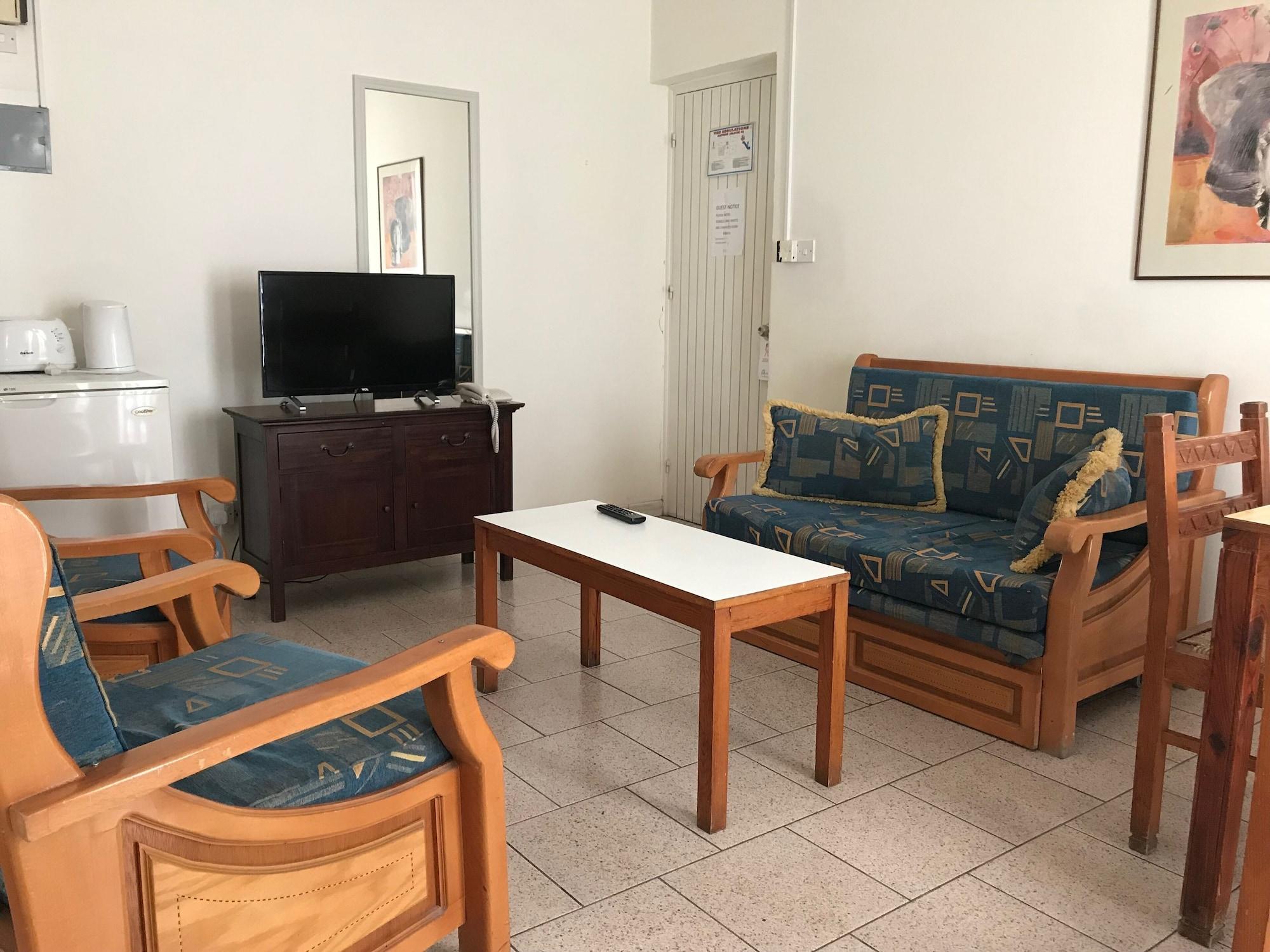 Daphne Hotel Apartments (Adults Only) Paphos Exterior foto
