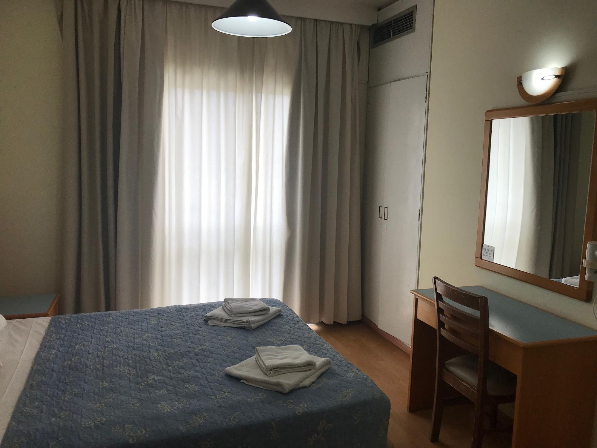Daphne Hotel Apartments (Adults Only) Paphos Exterior foto