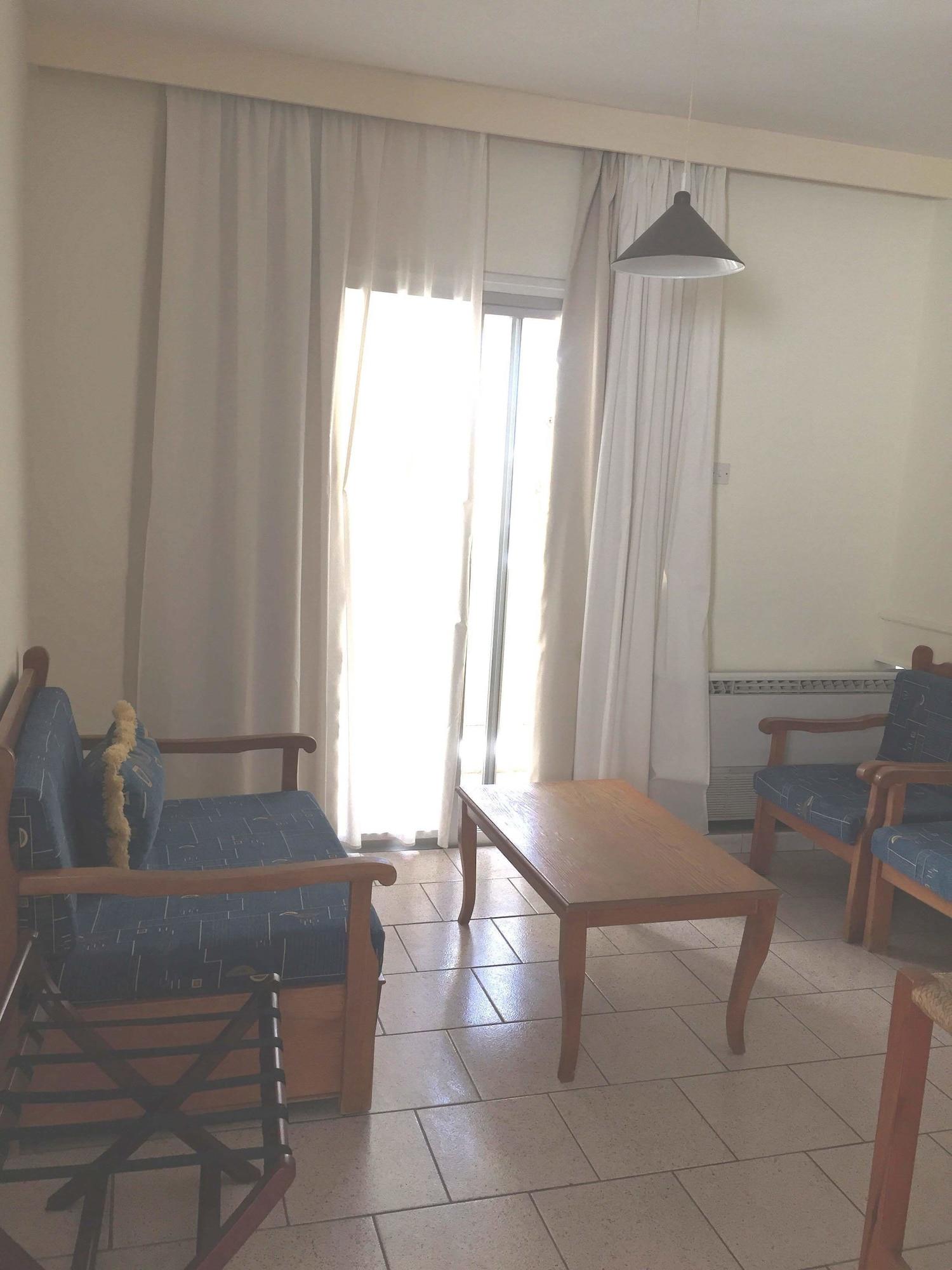 Daphne Hotel Apartments (Adults Only) Paphos Exterior foto