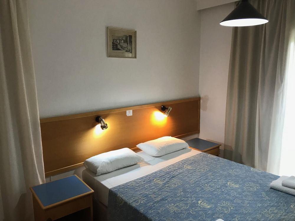 Daphne Hotel Apartments (Adults Only) Paphos Exterior foto