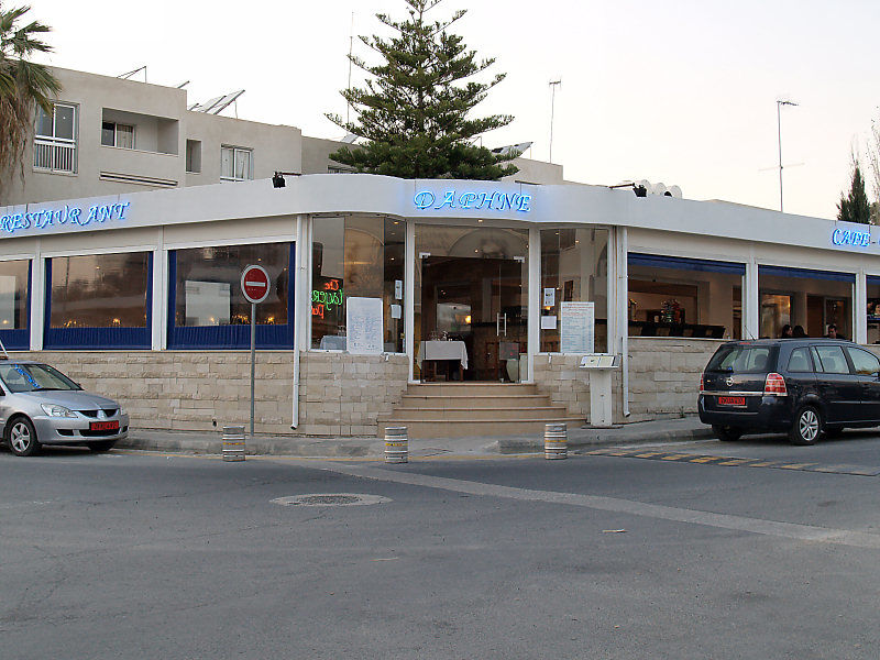 Daphne Hotel Apartments (Adults Only) Paphos Exterior foto
