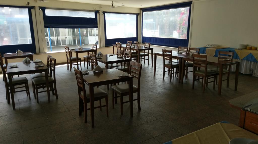 Daphne Hotel Apartments (Adults Only) Paphos Exterior foto