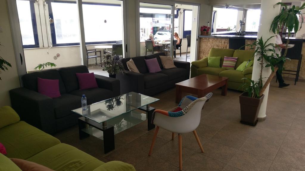 Daphne Hotel Apartments (Adults Only) Paphos Exterior foto