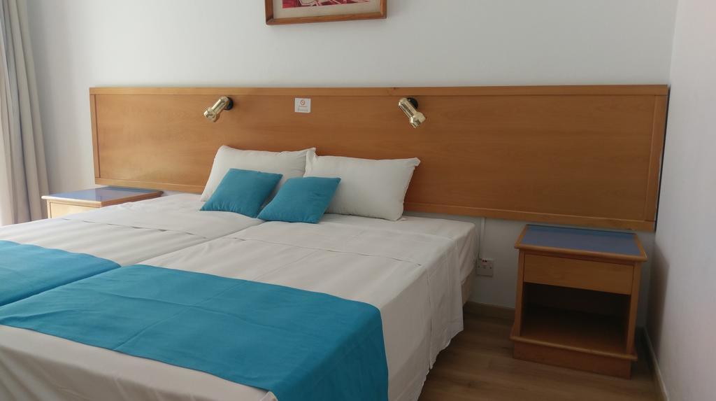 Daphne Hotel Apartments (Adults Only) Paphos Exterior foto