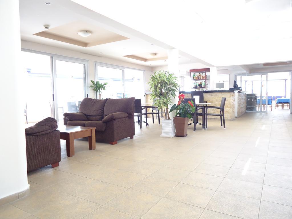 Daphne Hotel Apartments (Adults Only) Paphos Exterior foto