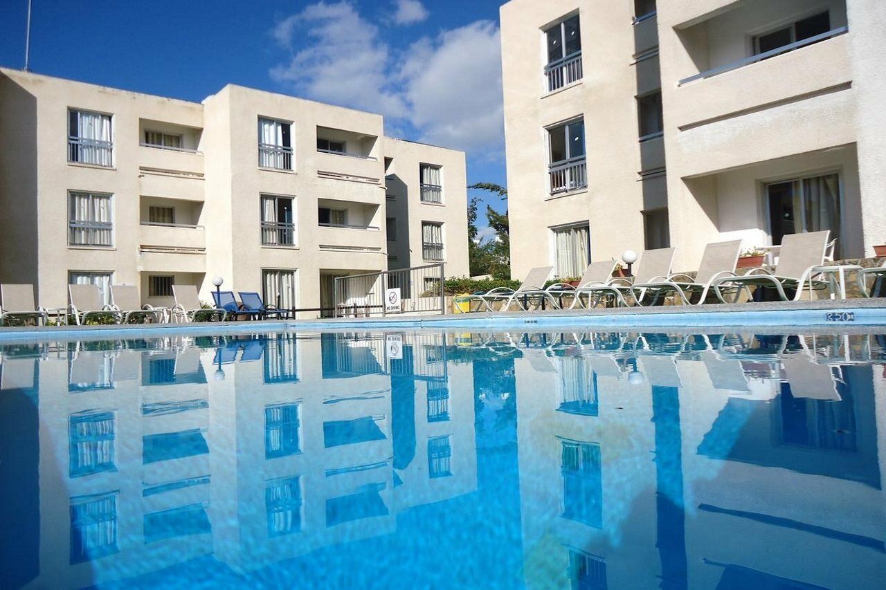 Daphne Hotel Apartments (Adults Only) Paphos Exterior foto